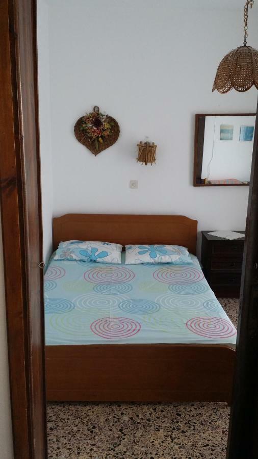 Grigorios Apartments Vrasná Esterno foto