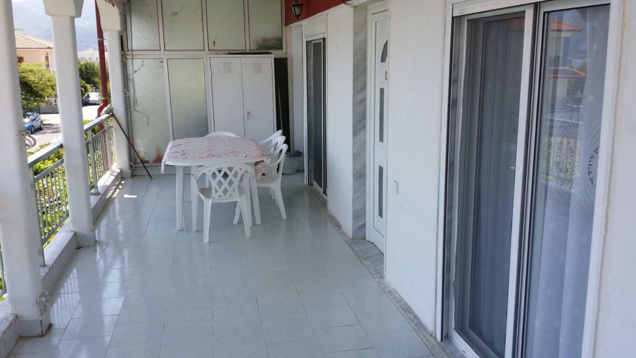 Grigorios Apartments Vrasná Esterno foto