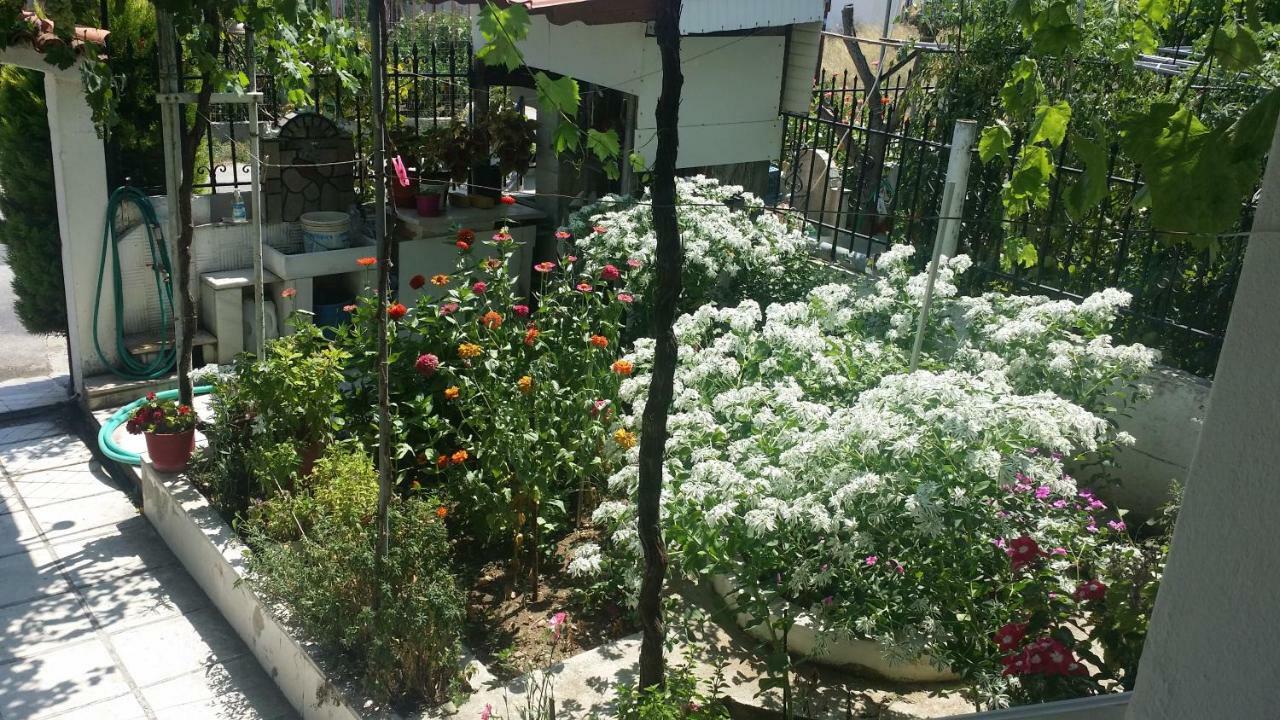 Grigorios Apartments Vrasná Esterno foto