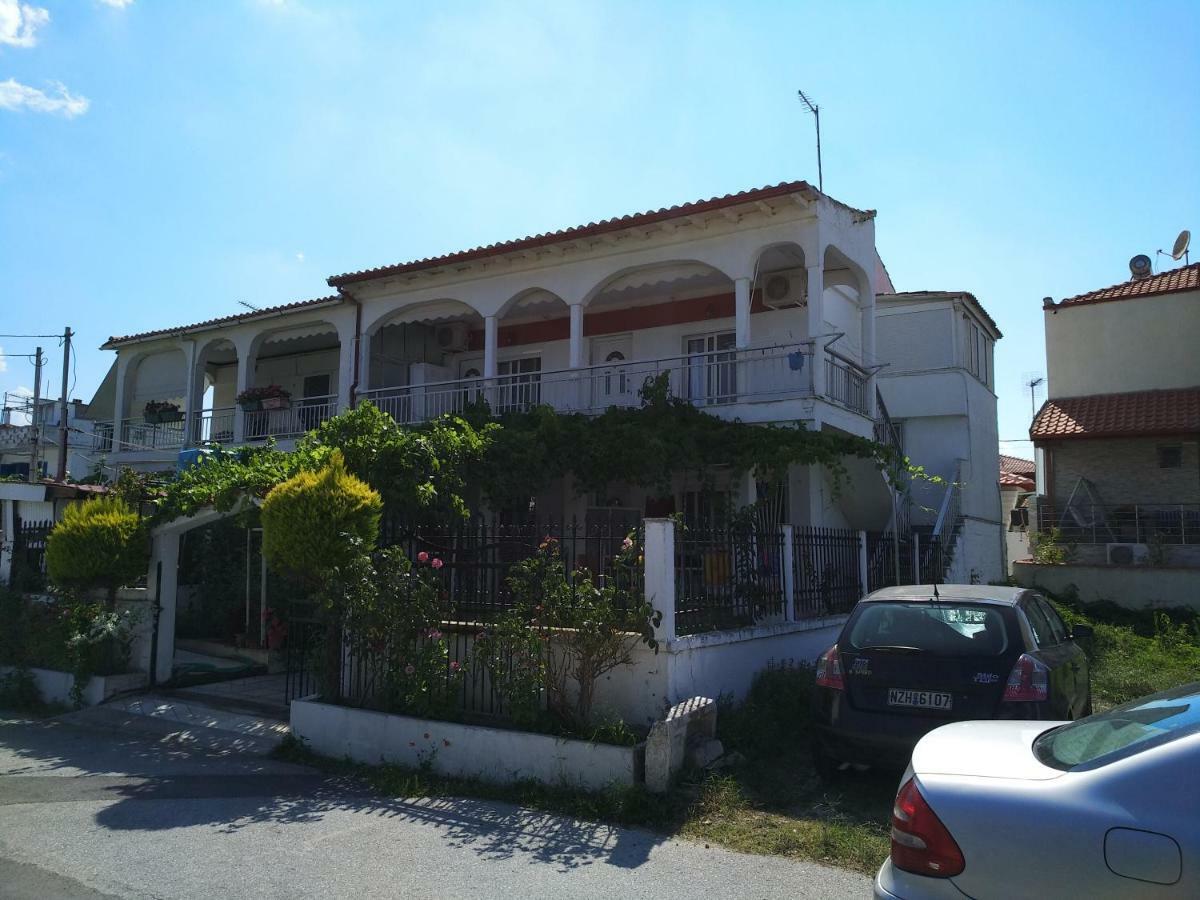 Grigorios Apartments Vrasná Esterno foto