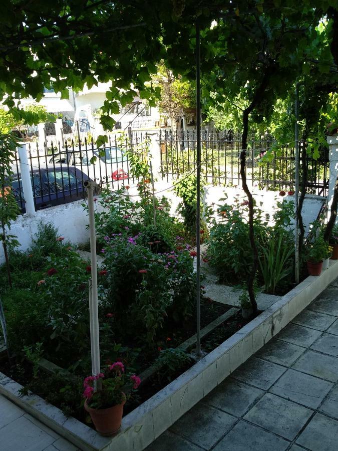 Grigorios Apartments Vrasná Esterno foto